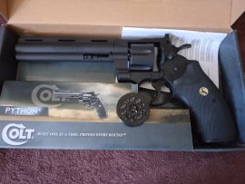 Recenze: Umarex Colt Python 6" černý Diabolo/BB 4,5mm - 1