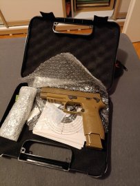 Recenze: Kufr na pistoli 30,2x22x6 - 2