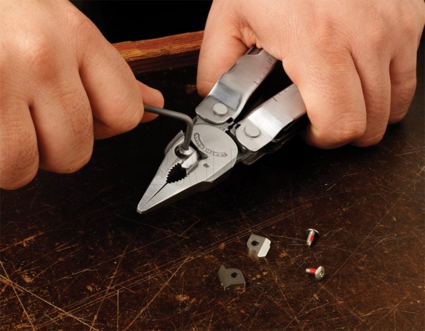 Multitool Leatherman Super Tool 300 černý