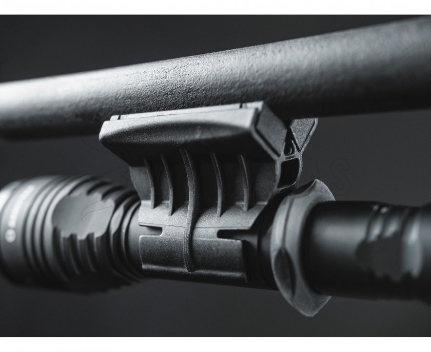 Magnetická montáž na zbraň pro svítilny Armytek AWM-03 7.jpg