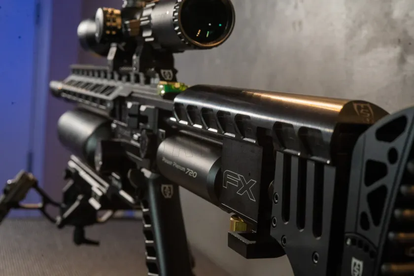 Oboustranná Lícnice FX Impact Saber Tactical 6.webp