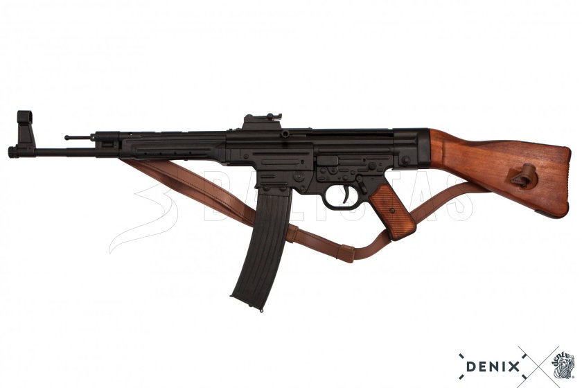 Replika Sturmgewehr 44 s popruhem, Německo 1943