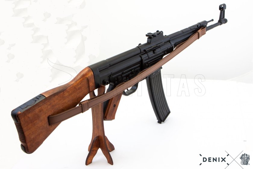 Replika Sturmgewehr 44 s popruhem, Německo 1943 5