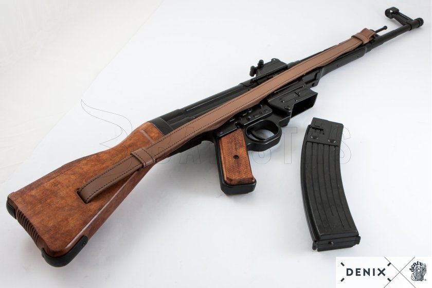 Replika Sturmgewehr 44 s popruhem, Německo 1943 14